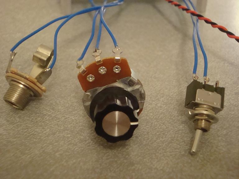 102 Minimum Theremin Soldering Example 3