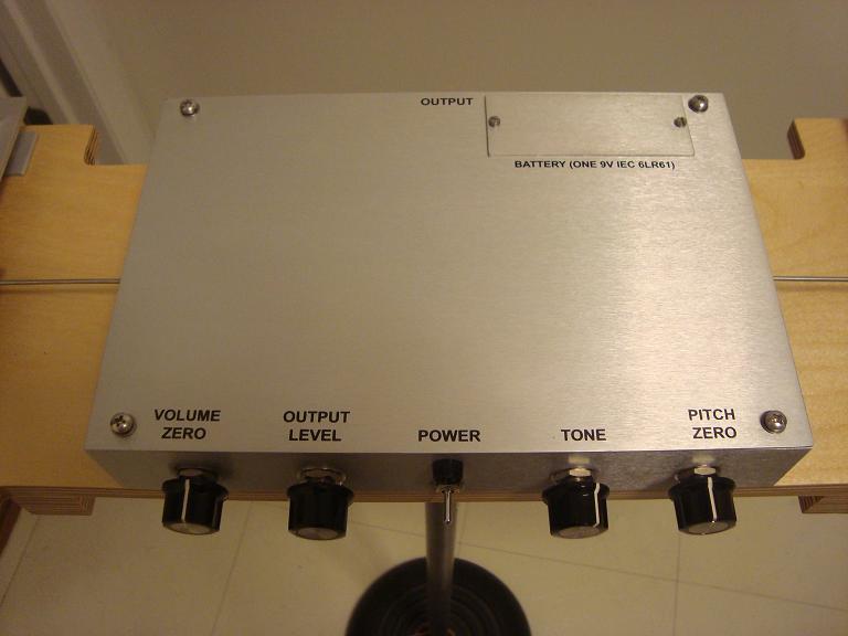 Harrison Instruments - 151 Theremin Image 3