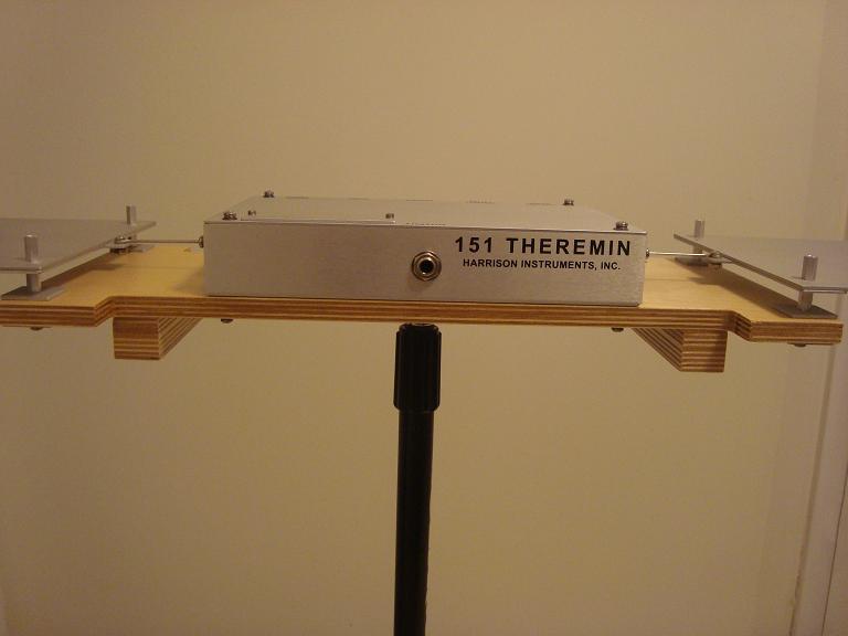 Harrison Instruments - 151 Theremin Image 6
